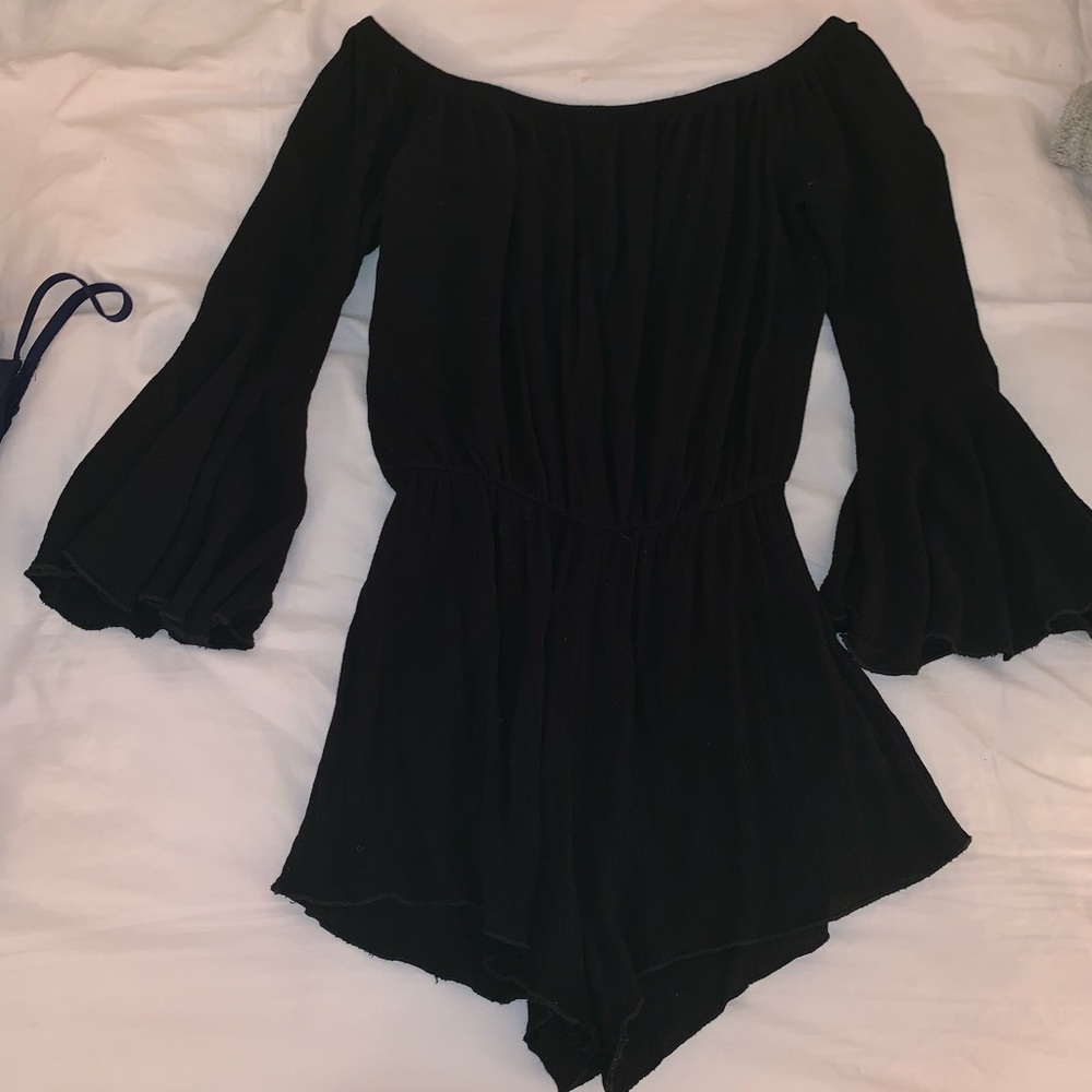 Black off-the-shoulder Romper :)